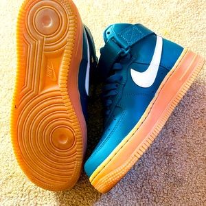 NIKE AIR FORCE 1 HIGH BY YOU. Custom women’s shoes